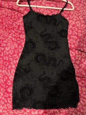 H&M Black dragon divided dress, size xs